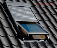 VELUX con persiana exterior de aluminio en tejado inclinado VELUX con persiana exterior de aluminio en tejado inclinado